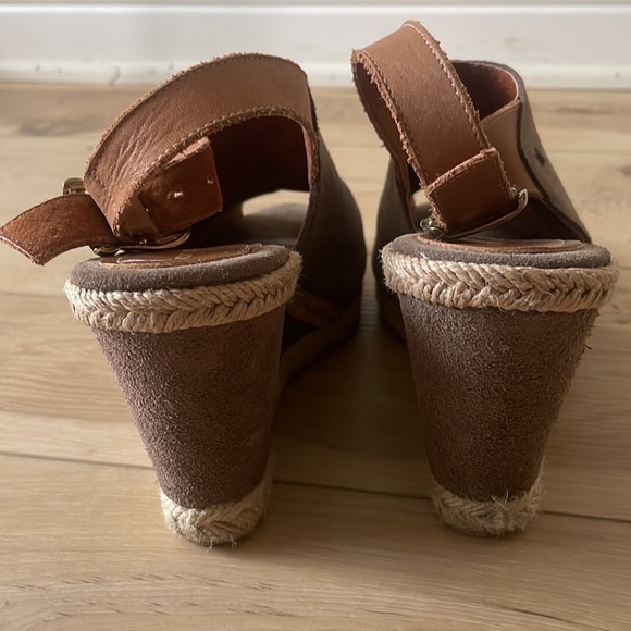 Andre Assous Brown Suede Slingback Wedge Shoes Size 9.5 - Picture 6 of 13